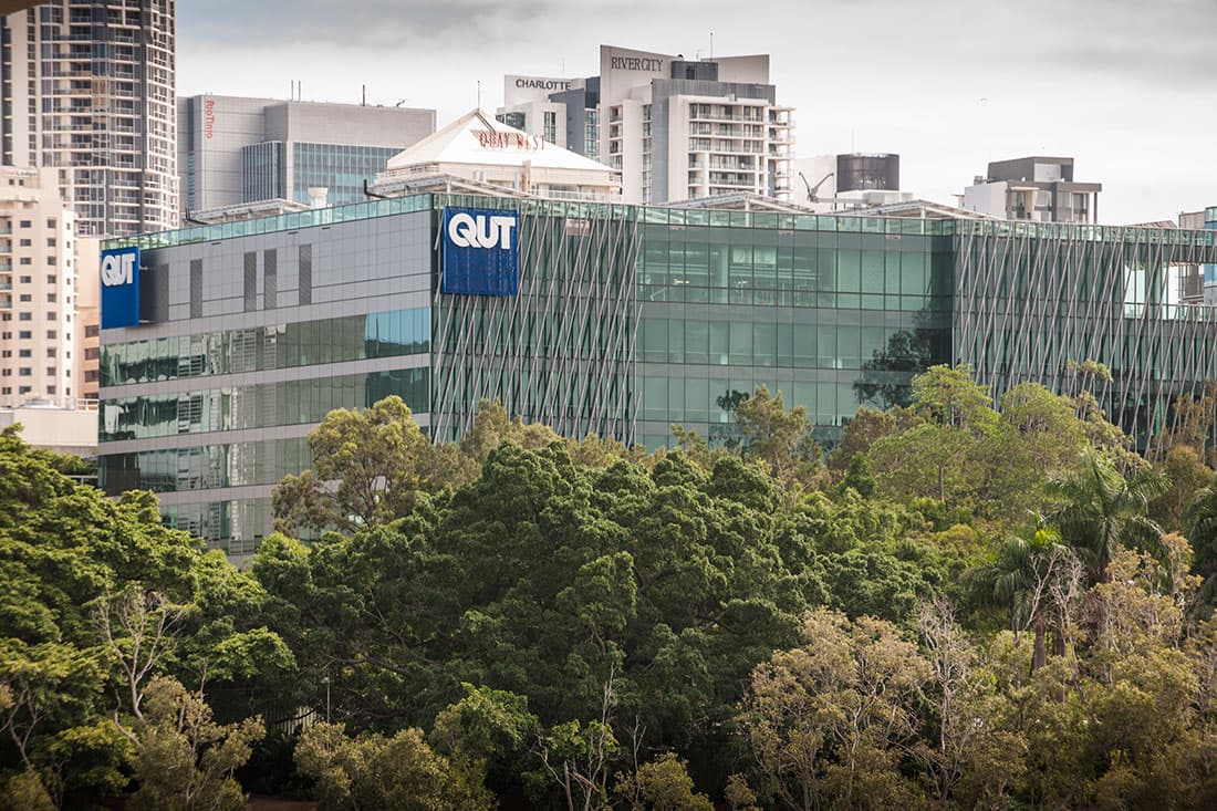QUT Ashurst Outpacing Change Scholarship Opens for Eligible Law Students